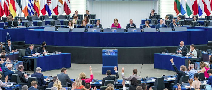 El Parlamento Europeo respalda el sello verde de la UE al gas y energía nuclear