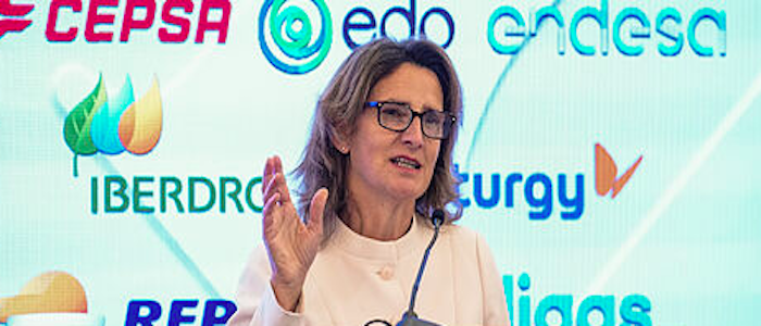 Las renovables piden a Ribera un plan de choque para evitar una crisis de sobreproducción verde